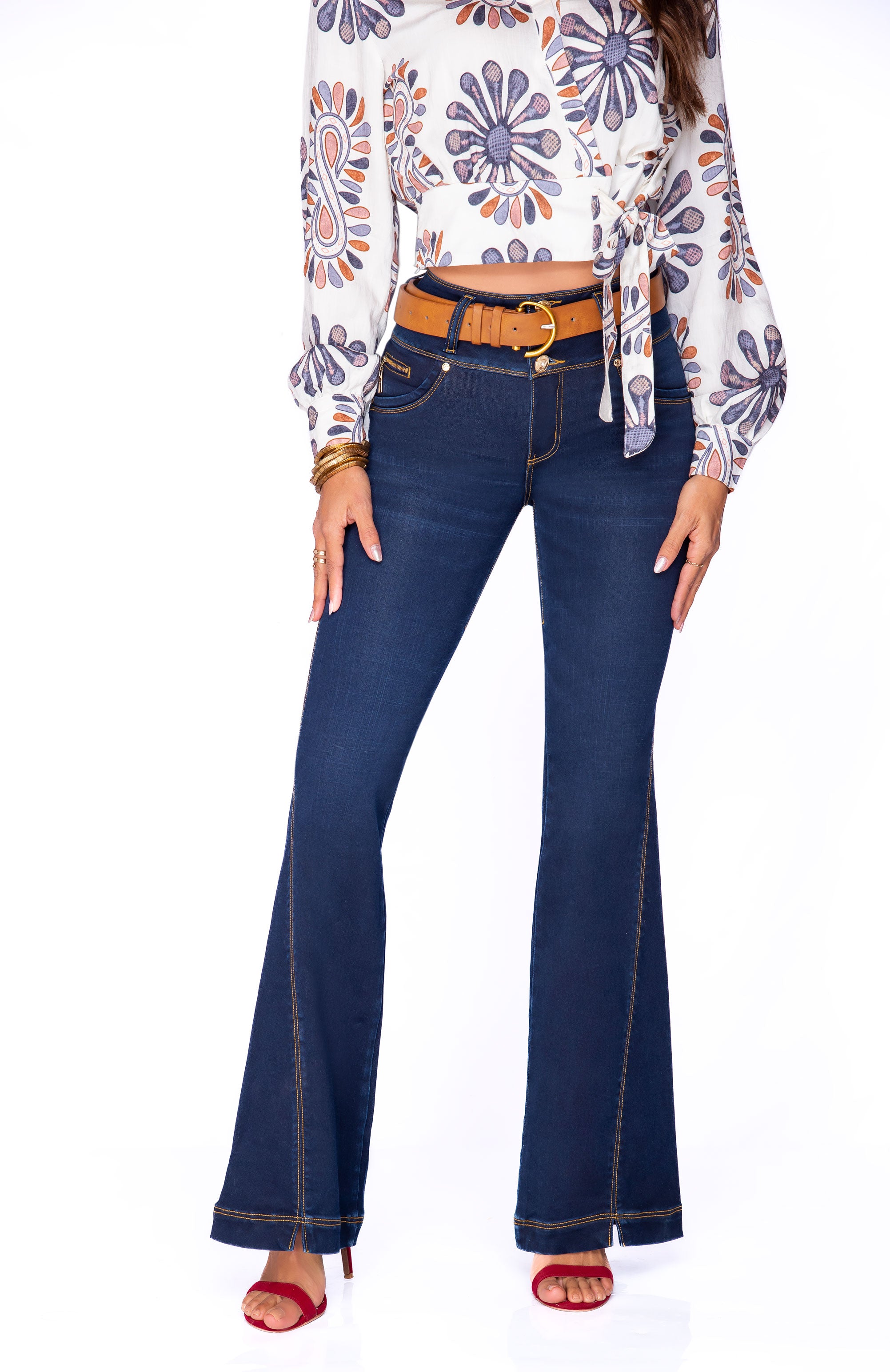Classic Flare Jean con Cinturón