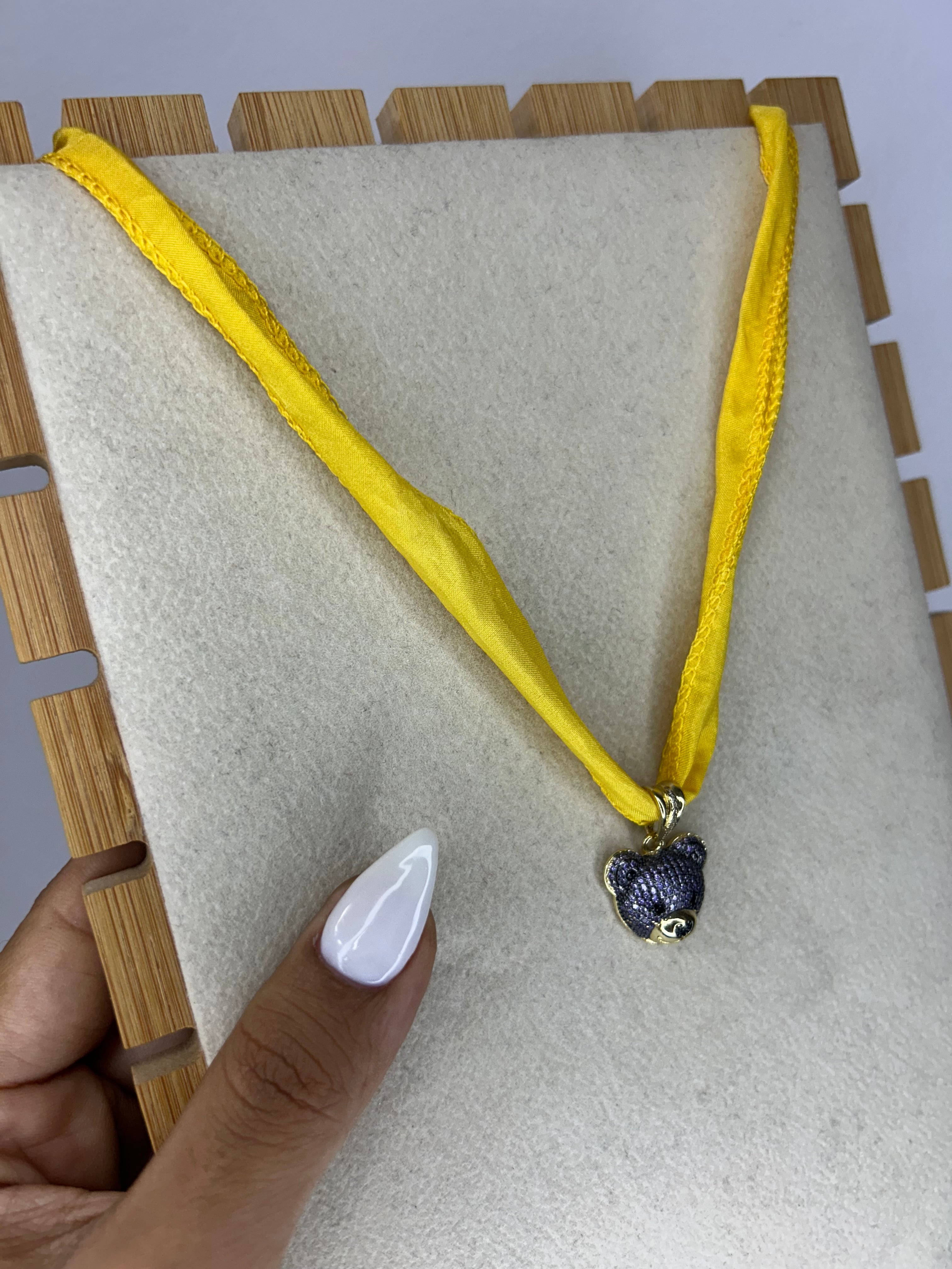 Collar Osito con Cinta de Terciopelo