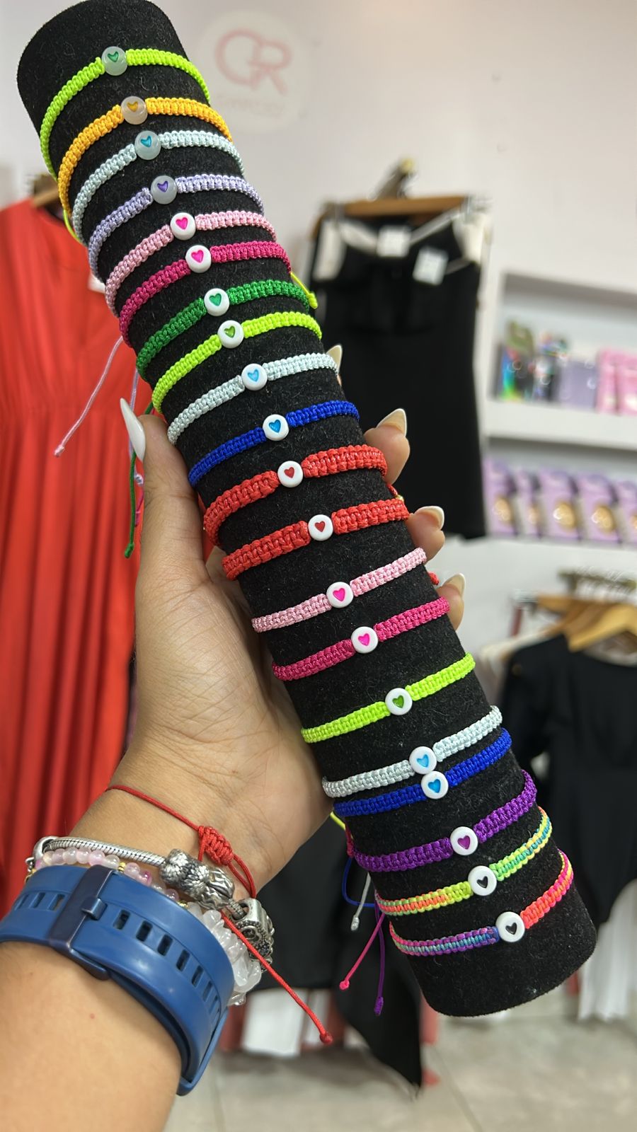 Pulseras Tejidas Multicolor con Corazón