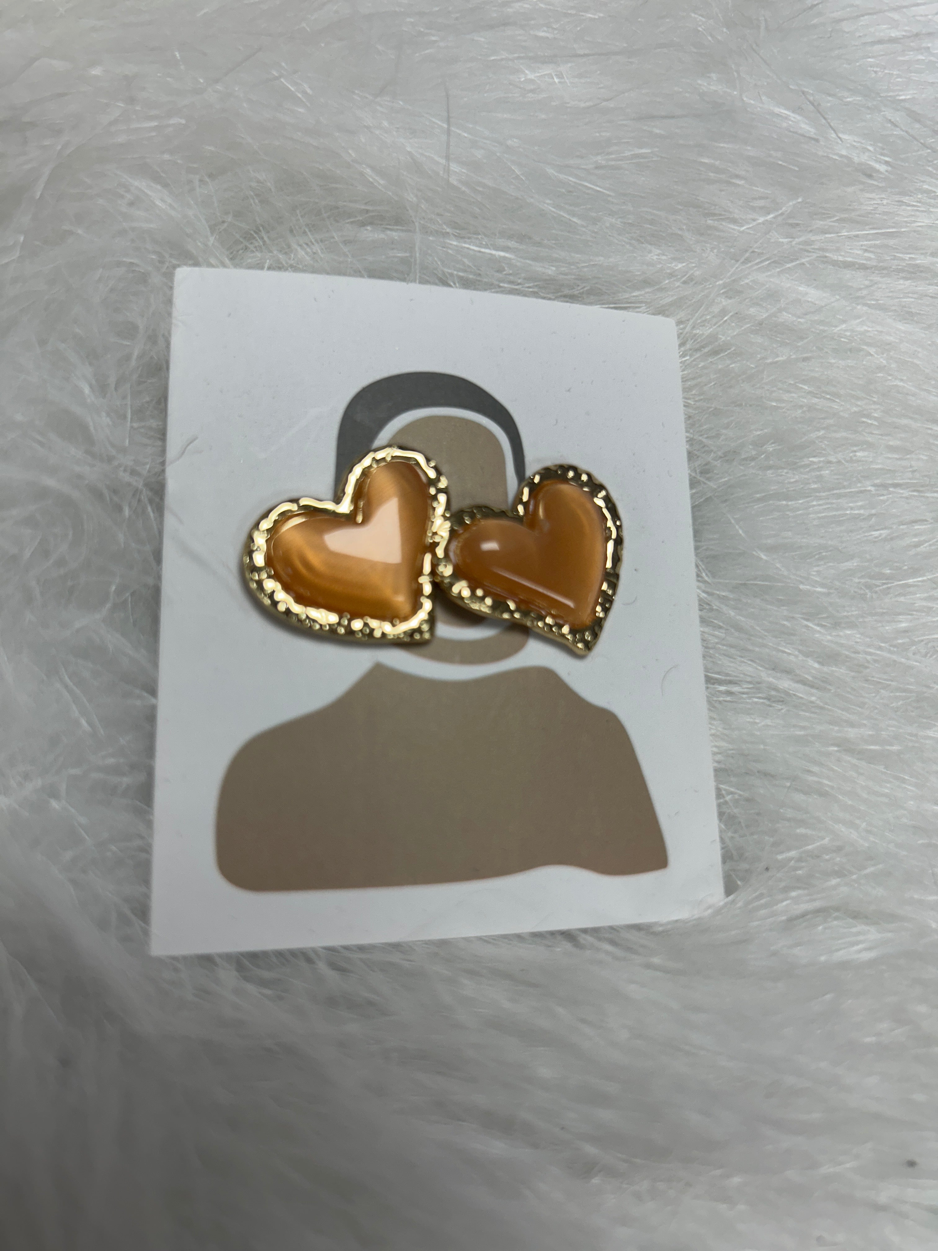 Aretes de corazones de colores