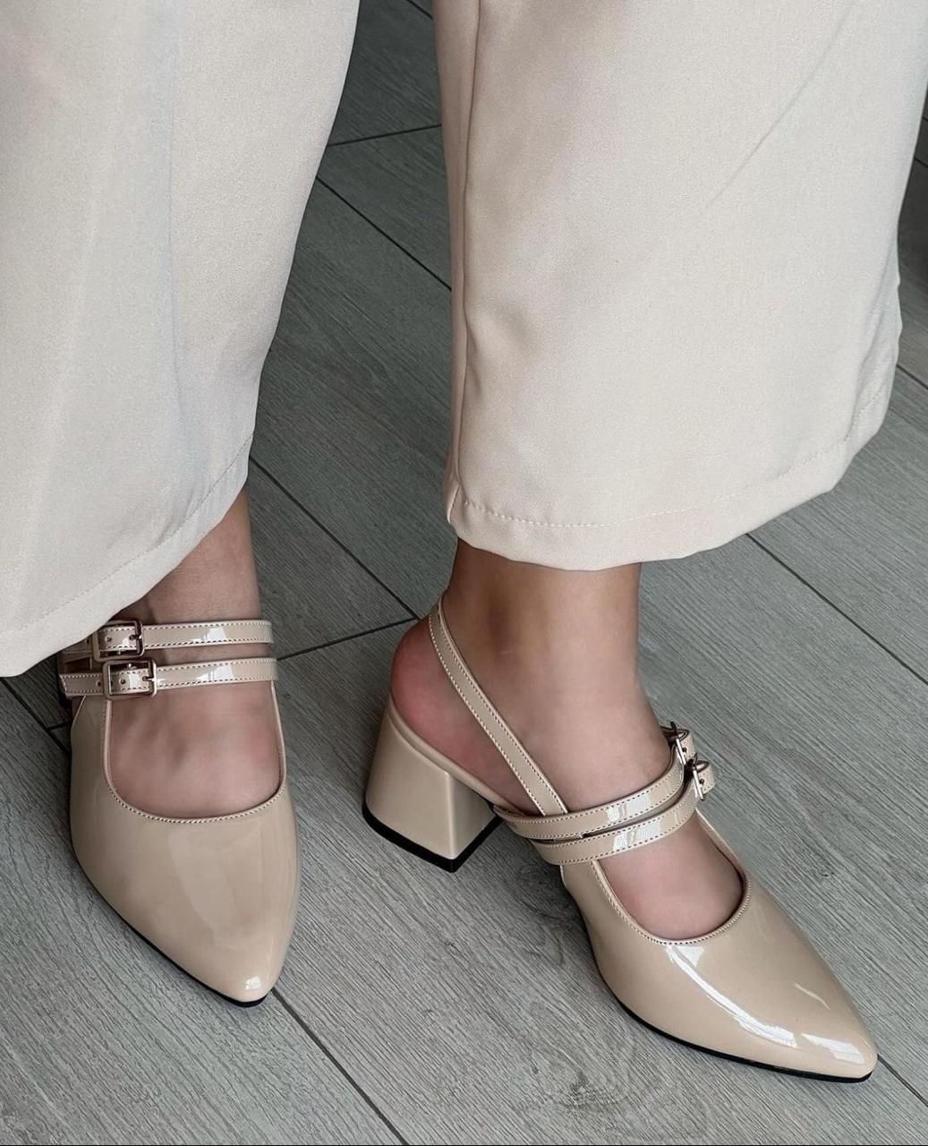 María Charol con Tacón Nude