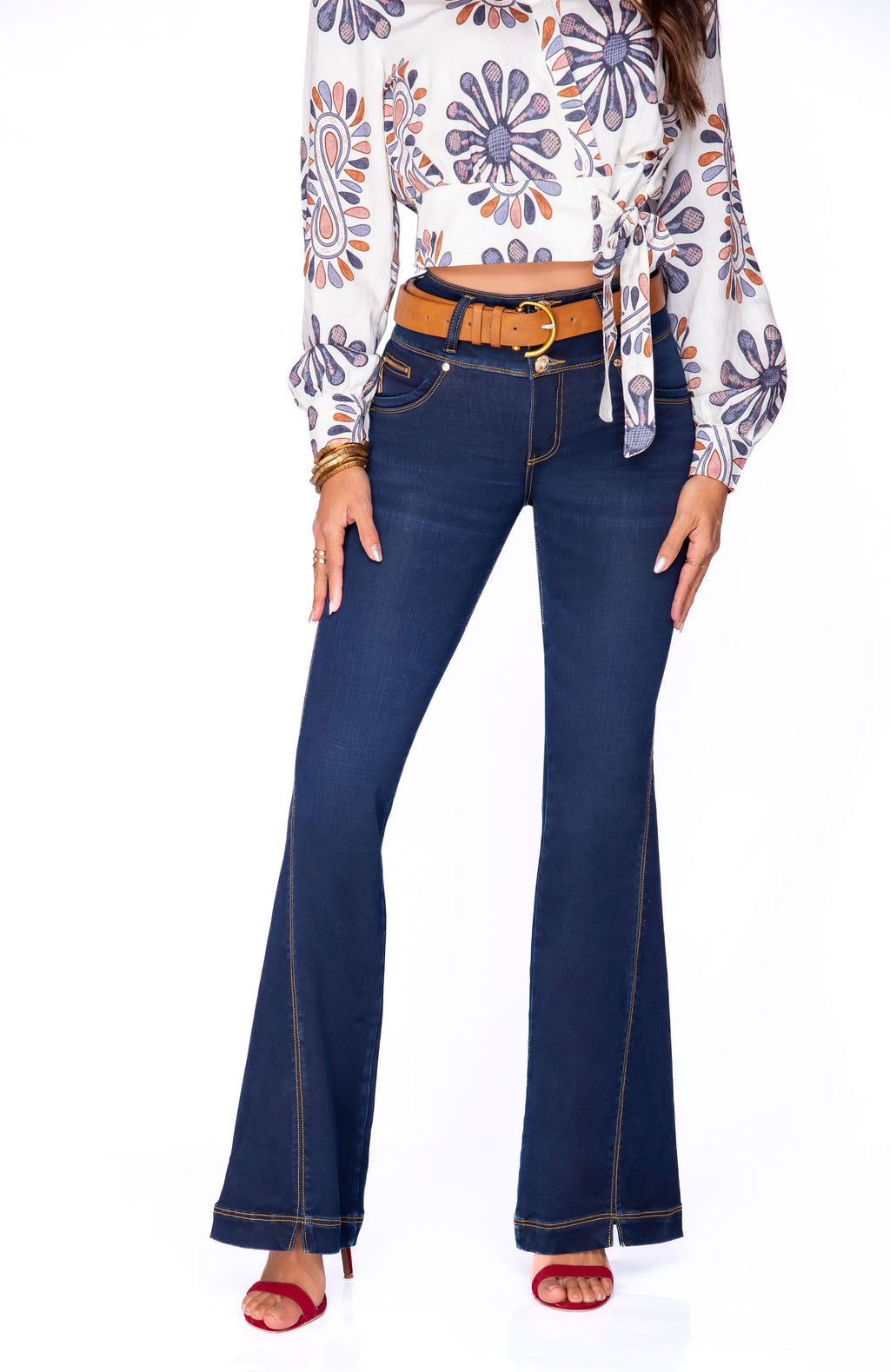 Classic Flare Jean con Cinturón
