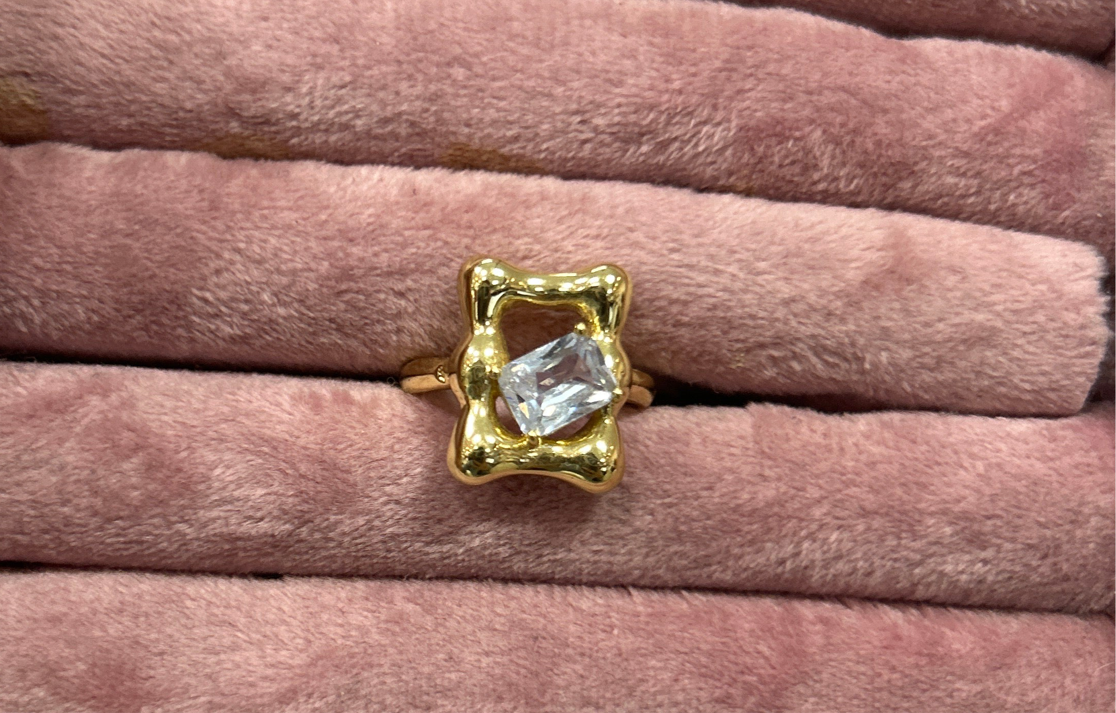 Anillo Elegancia Dorada