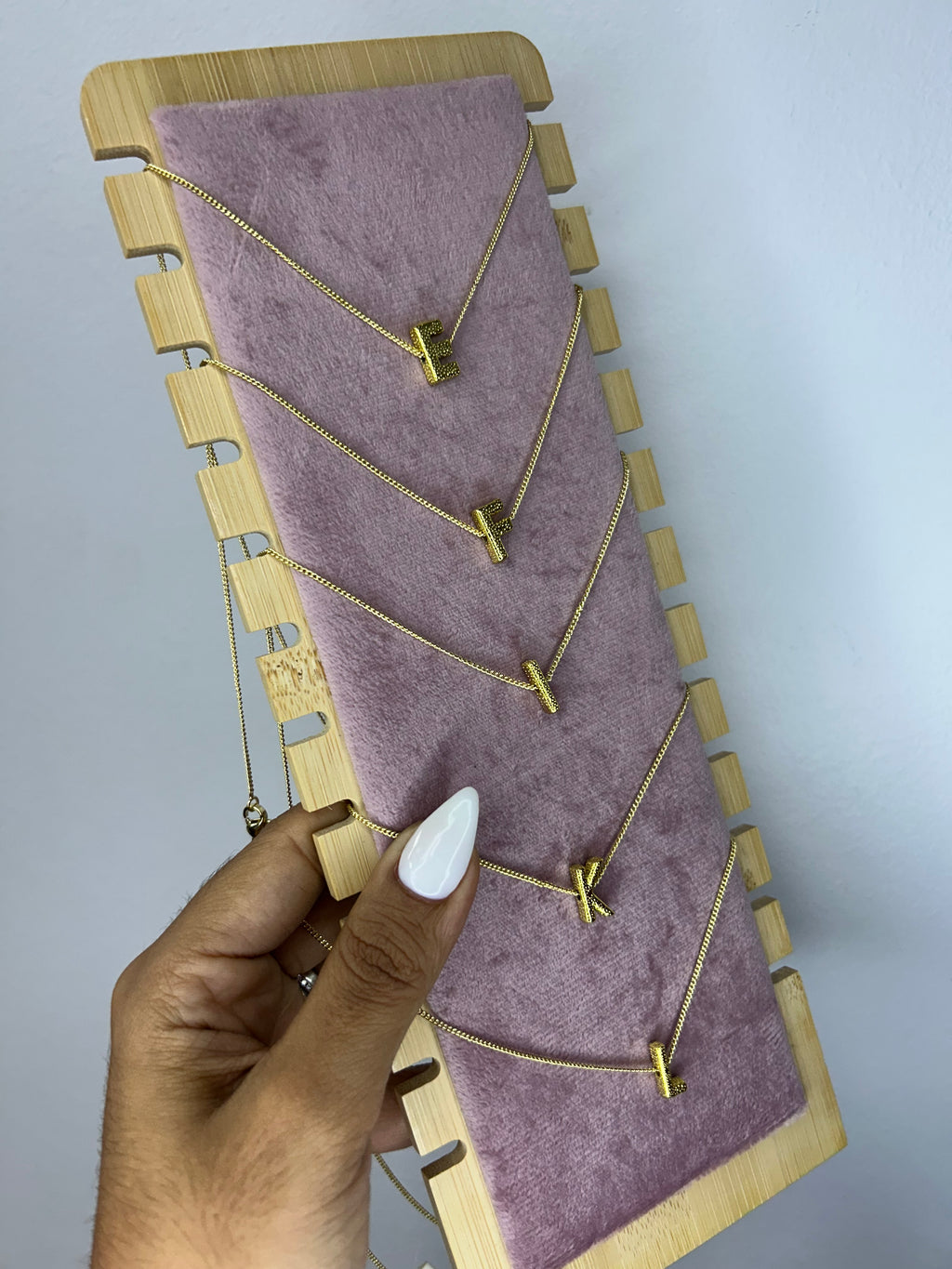 Collares Iniciales Doradas