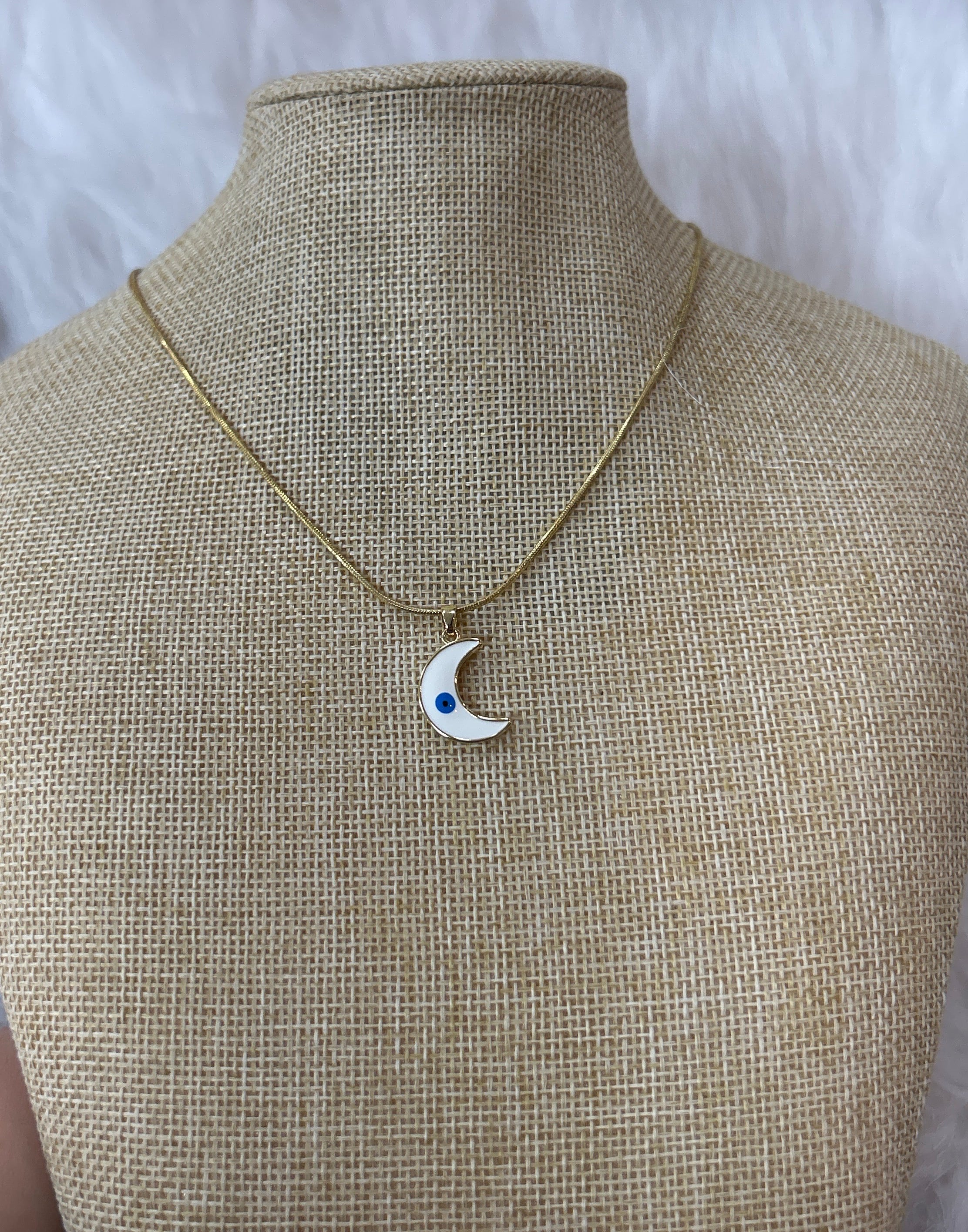 Collar Luna Protectora