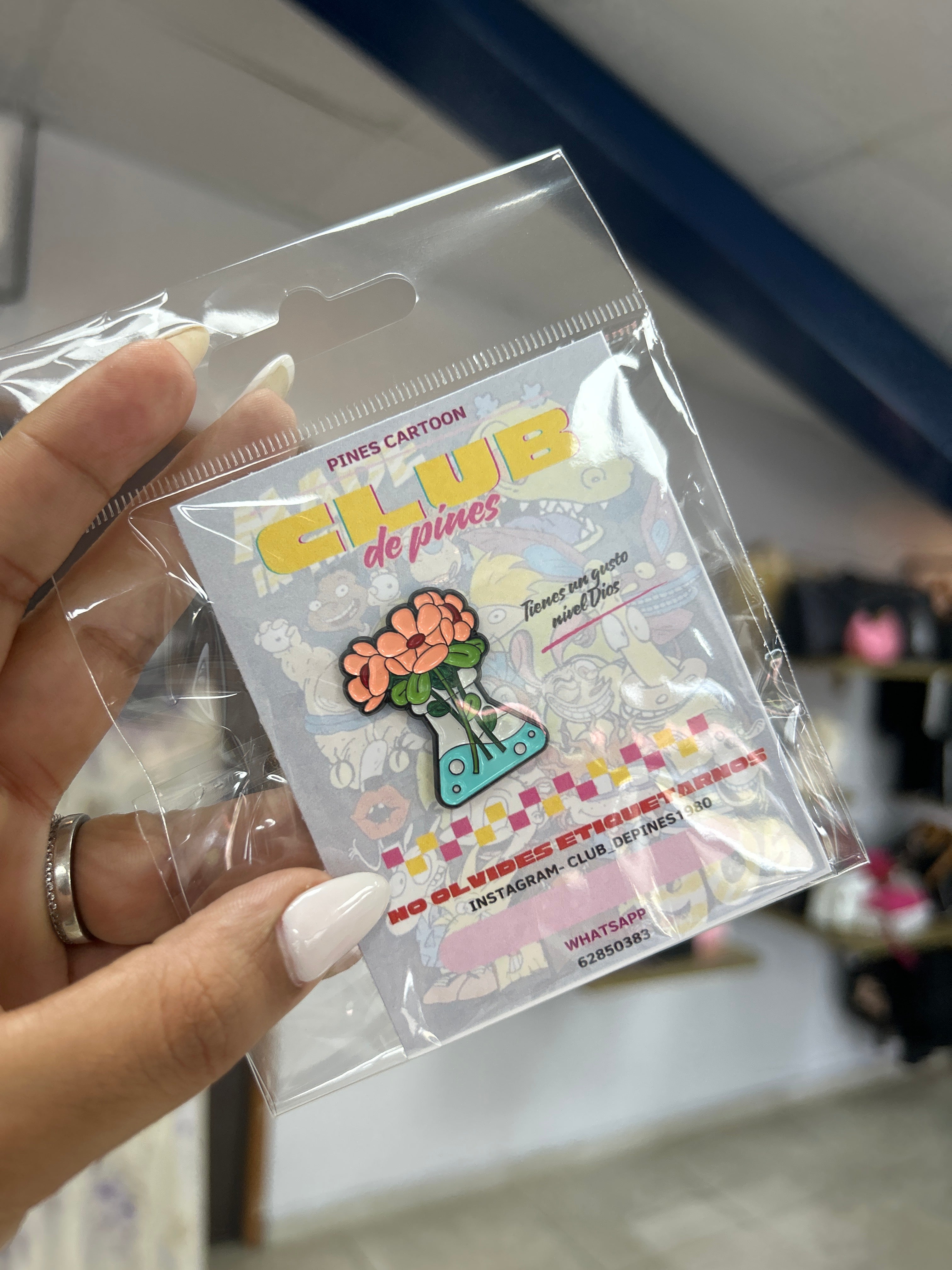 Pin Flores