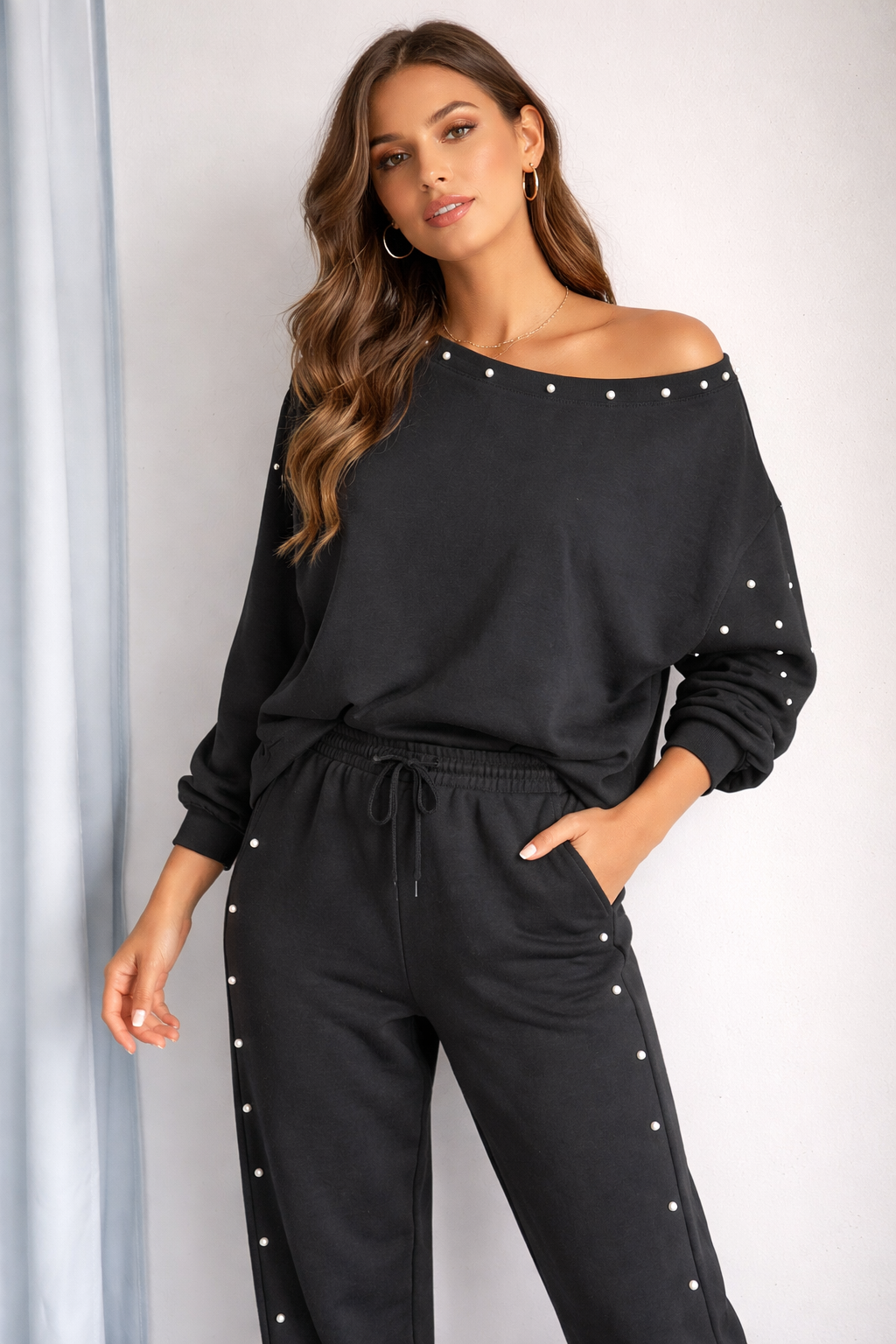 Conjunto Negro Manga Larga con Perlas