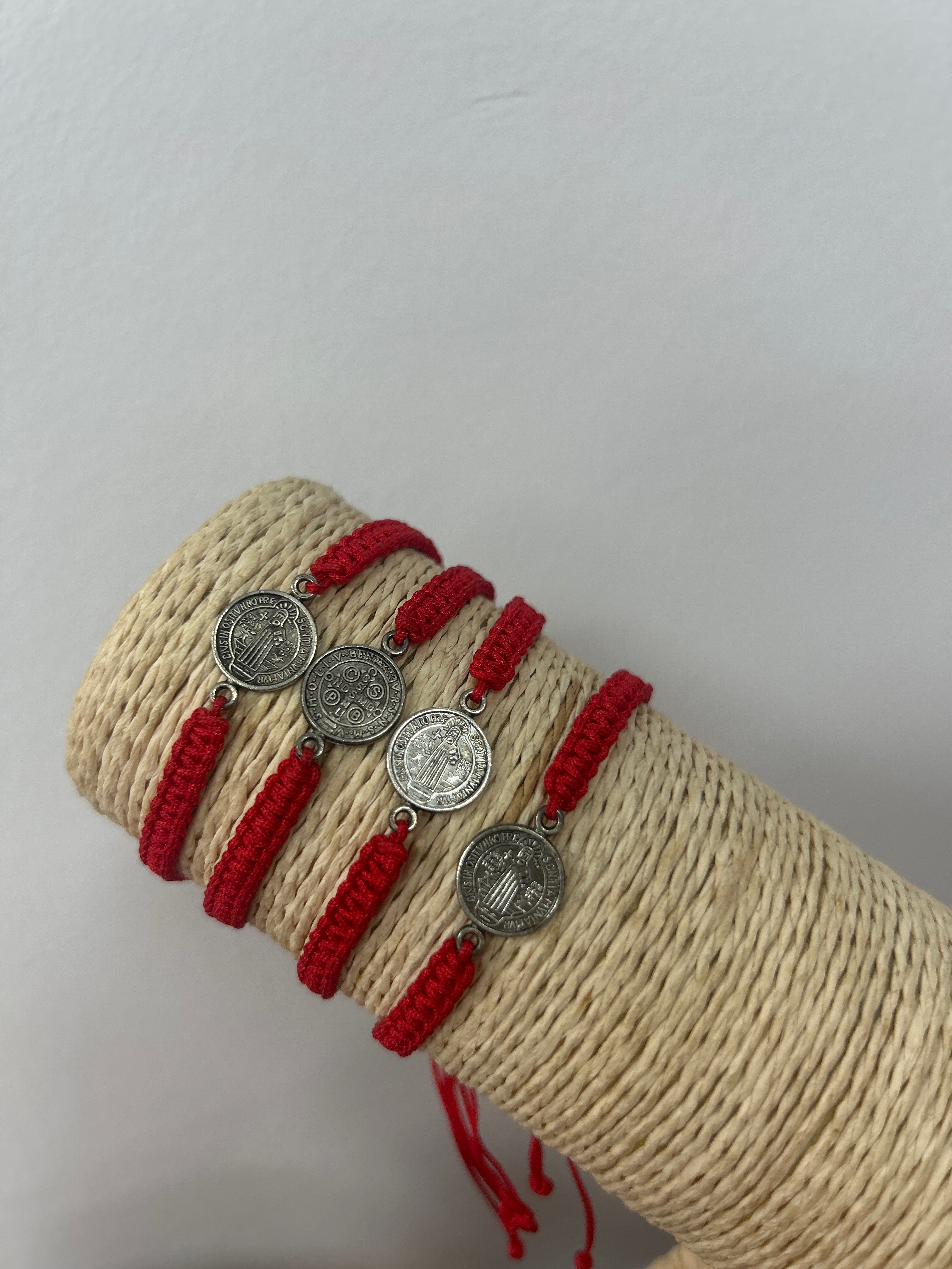 Pulsera San Benito Roja