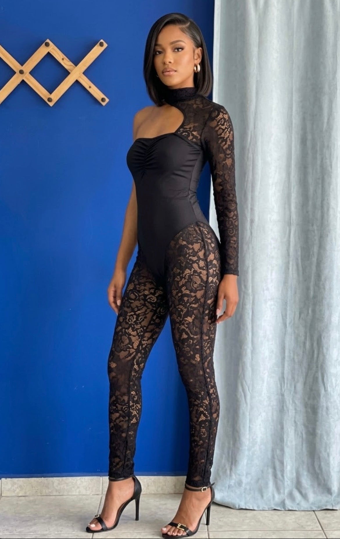 Enterizo Negro de Encaje