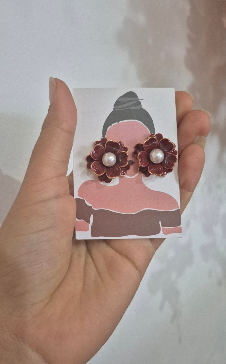 Aretes de flor roja