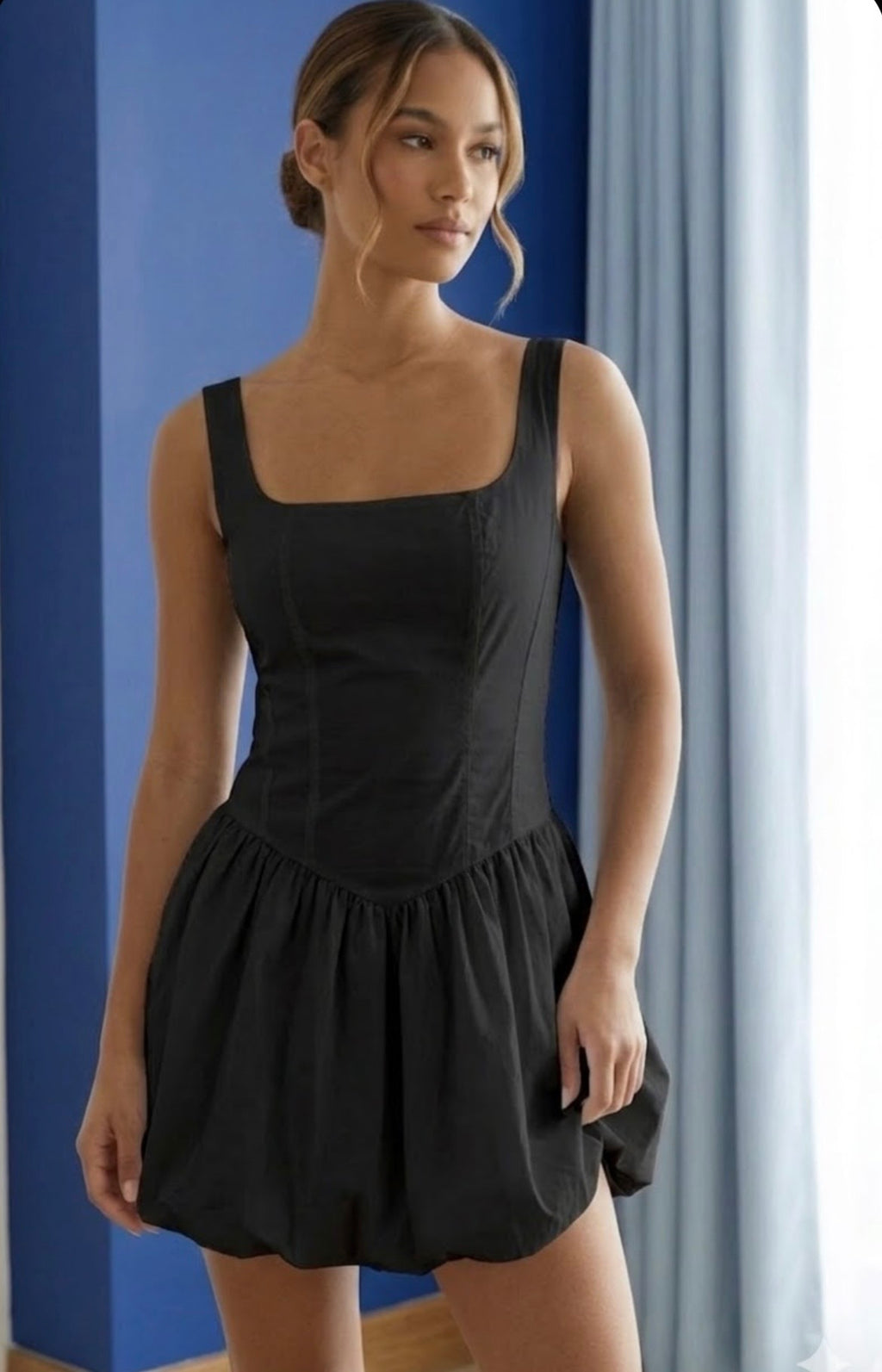 Vestido con Moño atrás