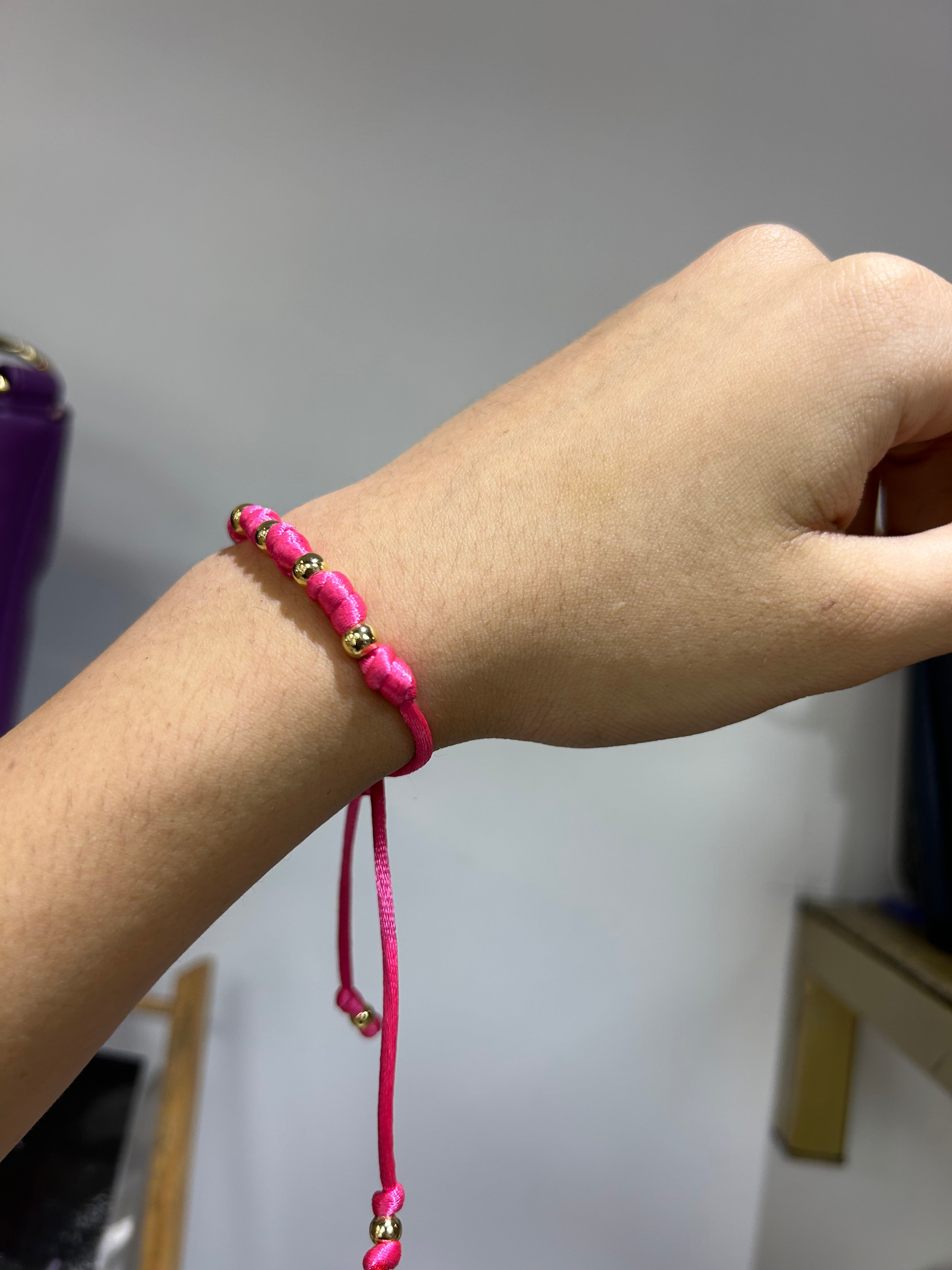 Pulsera de siete nudos de colores