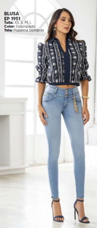 Jeans Basta Tubo Celeste con Detalles Dorados