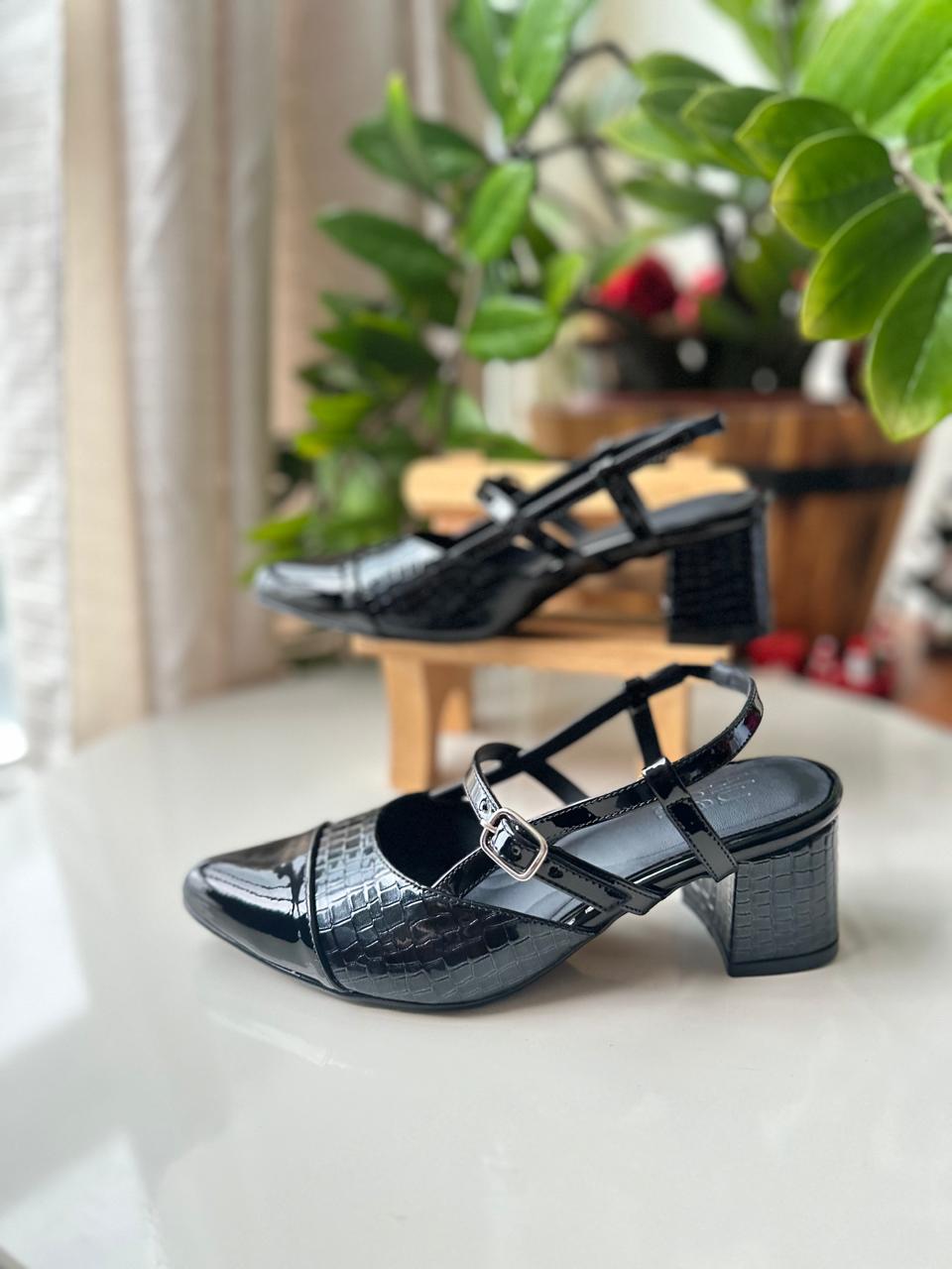 María Charol Texturizado Negro