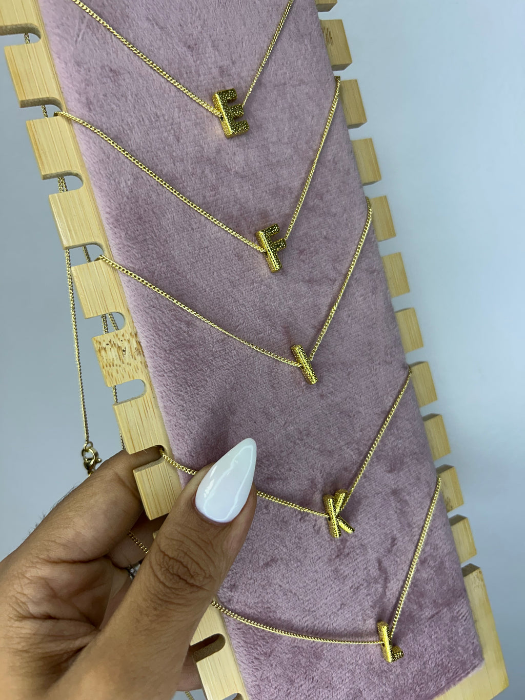 Collares Iniciales Doradas