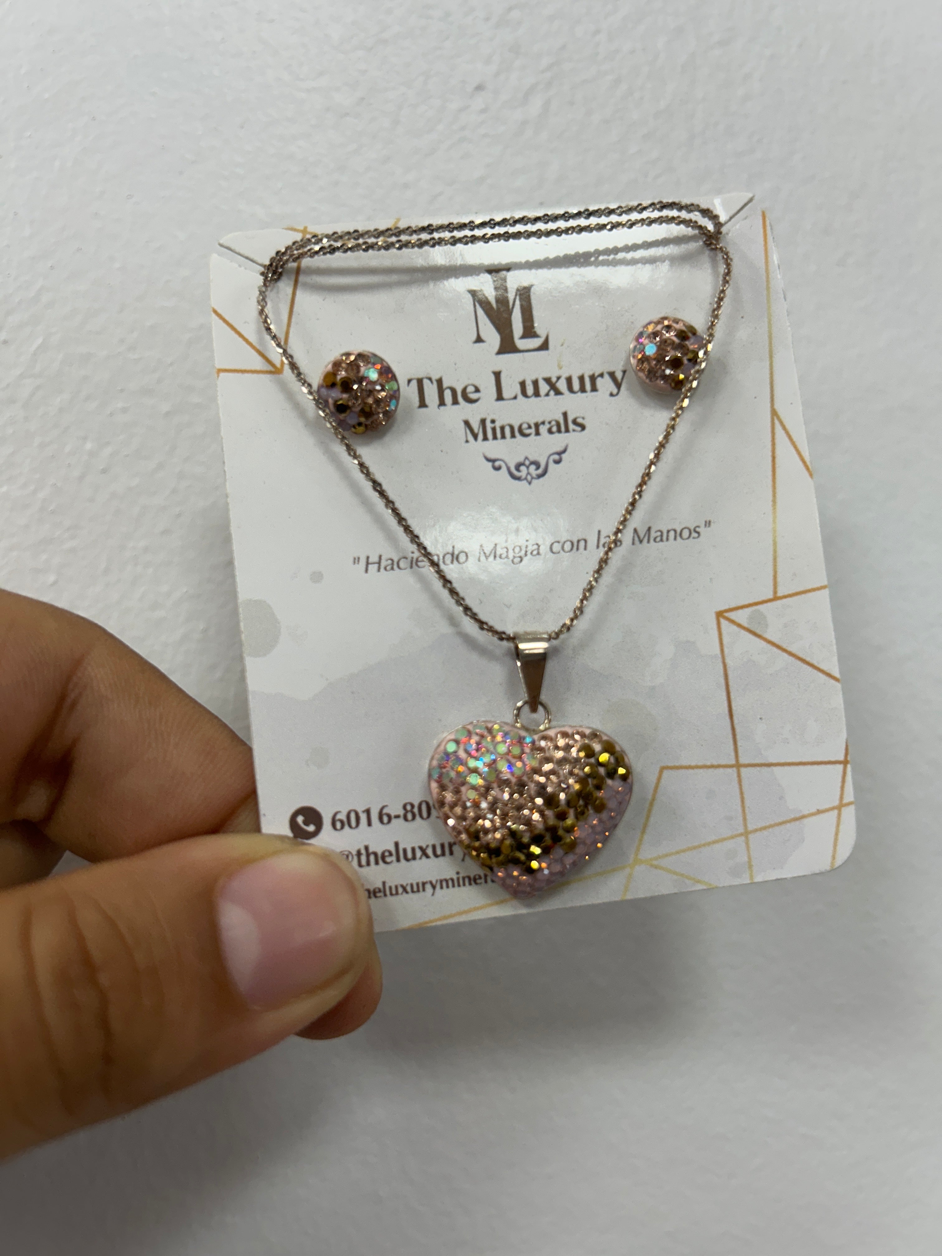 Set Collar y Aretes Corazón Dorado