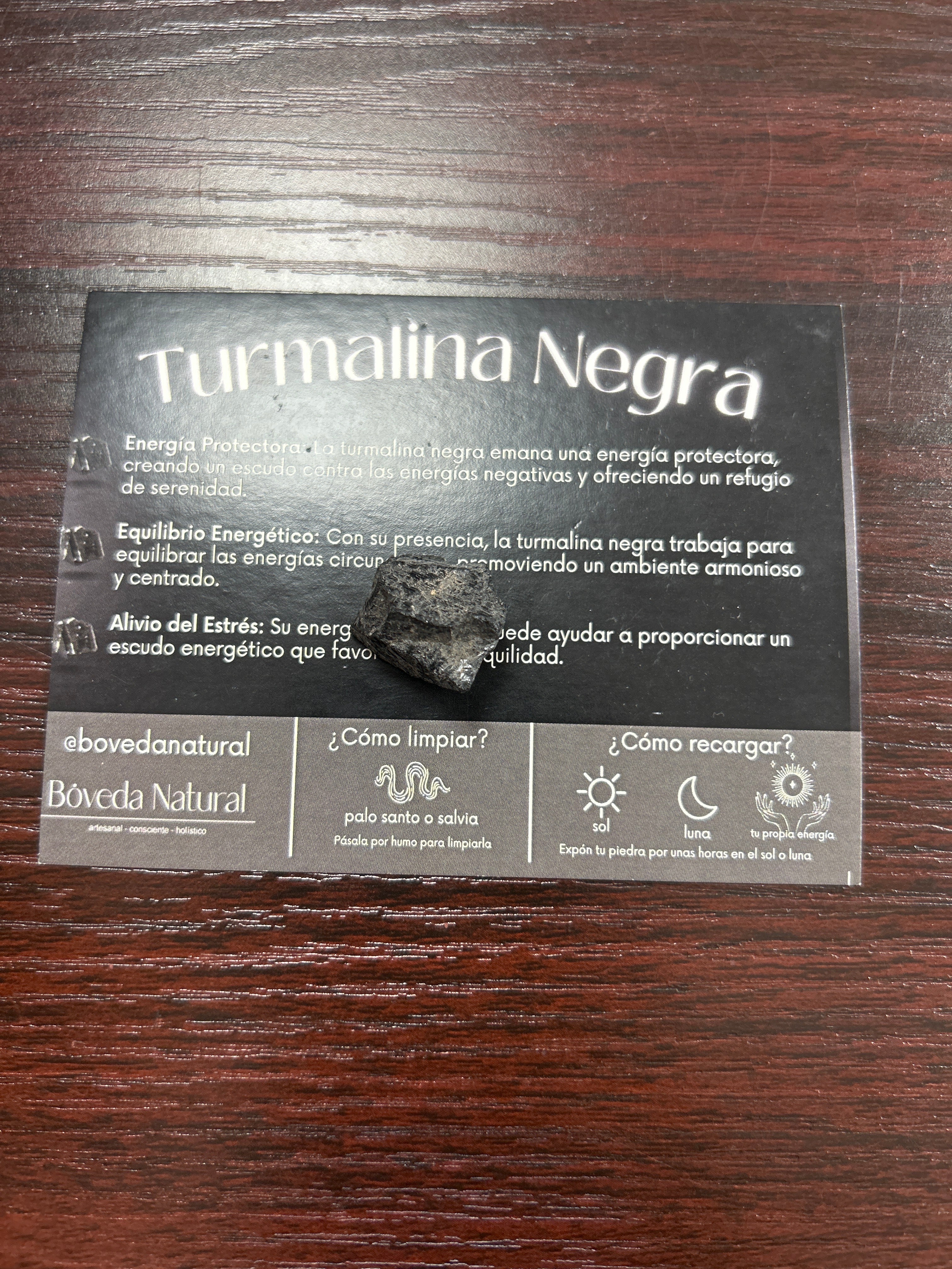 Turmalina Negra – Protección y Equilibrio Energético