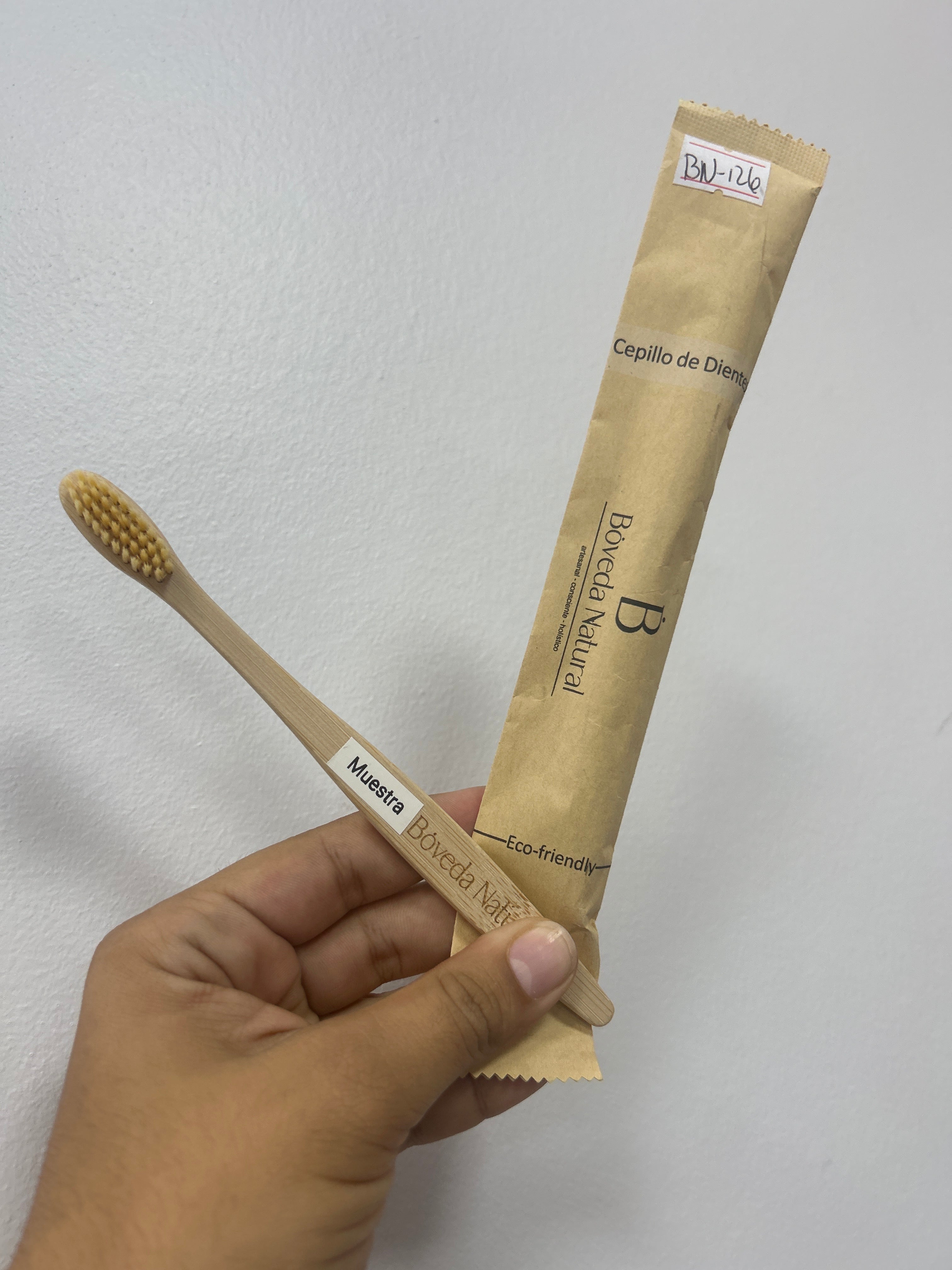 Cepillo de Bambú Eco-Friendly – Bóveda Natural