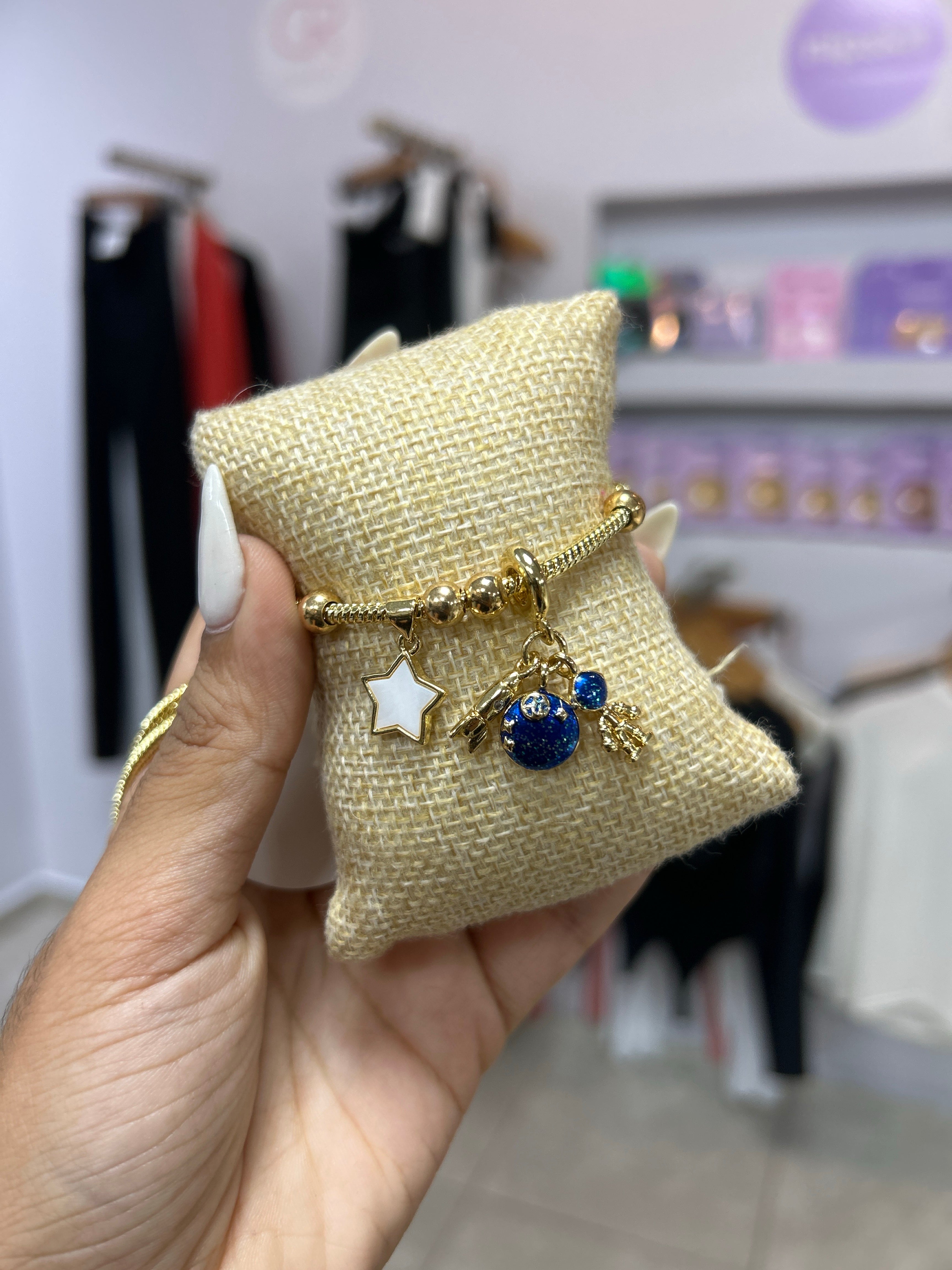 Pulsera Charm Dorada Morenos