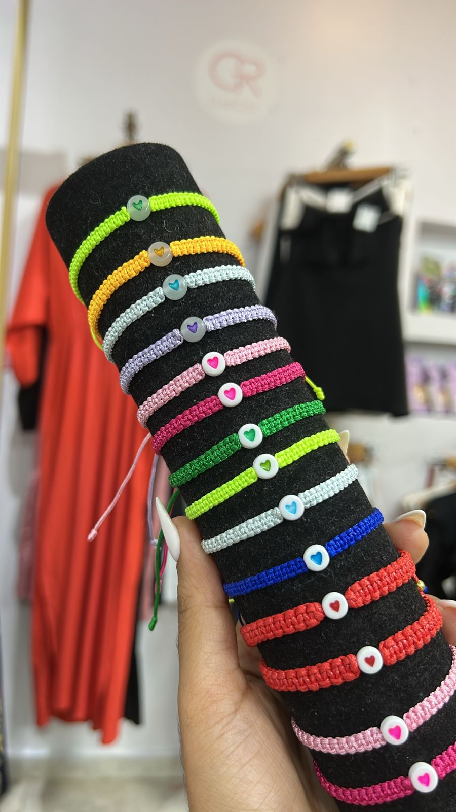 Pulseras Tejidas Multicolor con Corazón